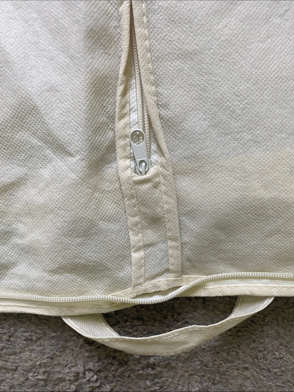 Joseph Abboud Custom Garment Travel Bag Cream 2-way Zipper Closure